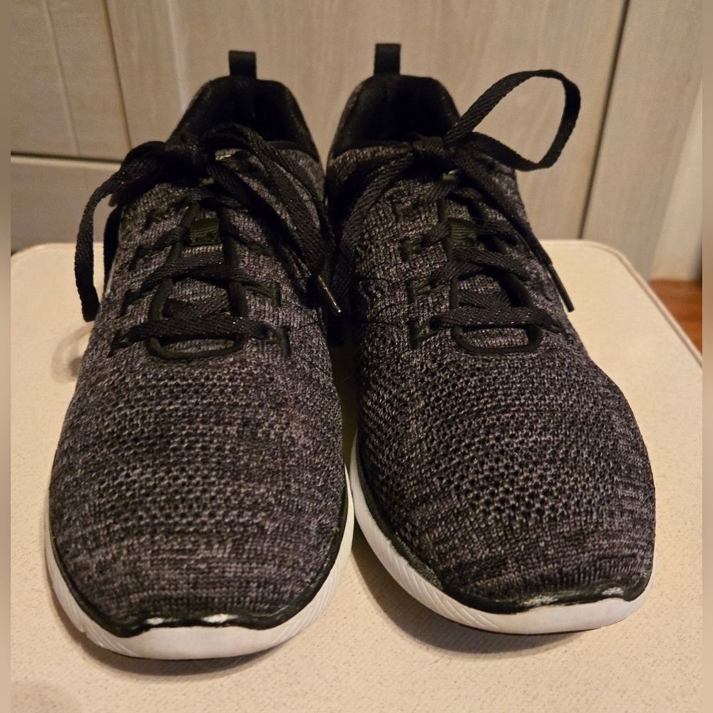Skechers | Women's Air-Cooled Memory Foam Knit Athletic Sneakers | Size. 8.5 | - Picture 9 of 16